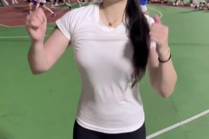 这你能防住吗？中国卡戴珊肘姐：来感受一下深圳的强度~